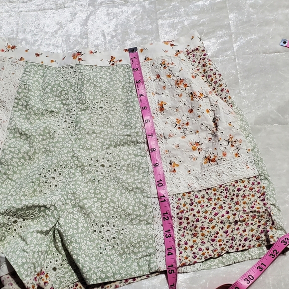 American Eagle Outfitters Floral Lace Patchwork  Shorts - Picture 7 of 10